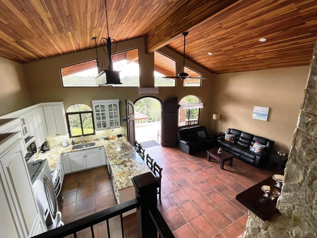 VILLA CANASOL : Lake View Home with Pool, Garage and Workshop - Gallery image 19
