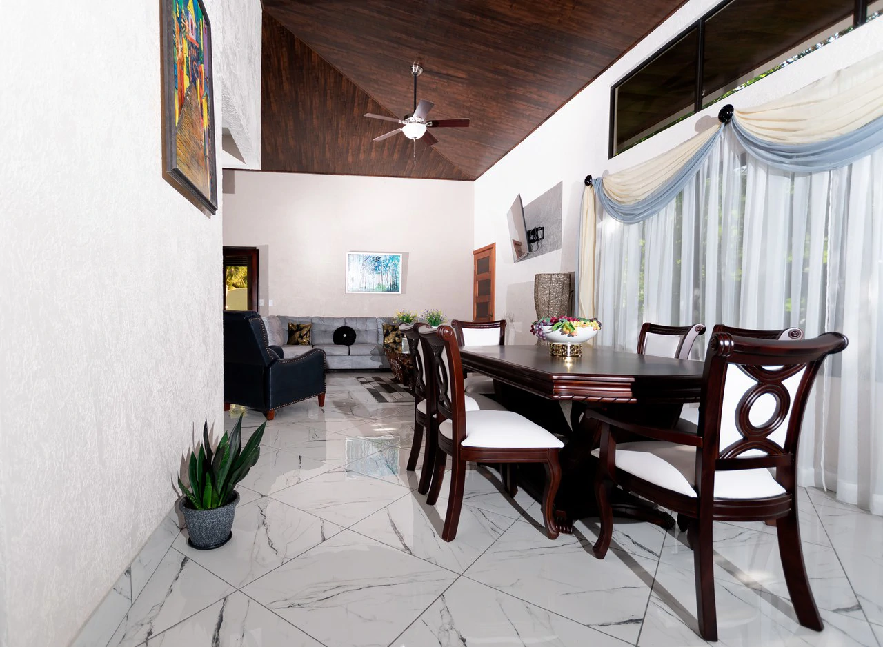 BRAND NEW 3-bedroom home, 5 minutes to Dominical Beach. - Gallery image 8