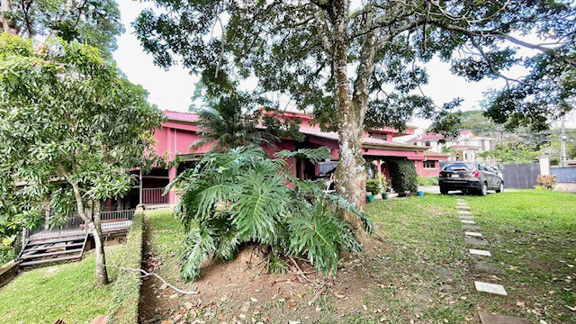 Casa Pinares: Rare 0.30-Acre Sprawling Garden Estate in Pinares, Curridabat | 1,241 m² Lot with Mature Trees, Protected Forest Views & 5,380 Sq. Ft. Build - photo 2
