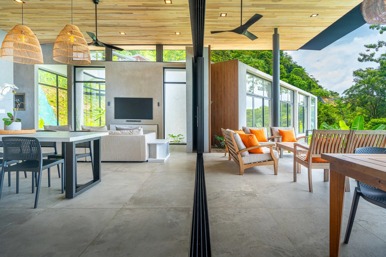 Casa La Artista: Sleek Modern Retreat with Ocean & Mountain Views in Ojochal - Gallery image 11