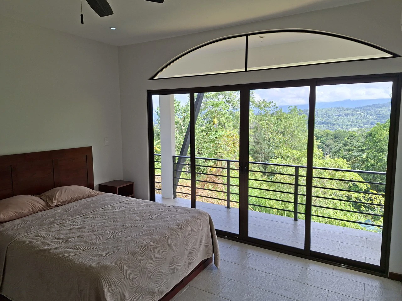 HOLOS Community Modern 2-Bedroom Mountain Home with Diamante Waterfall Views - photo 3