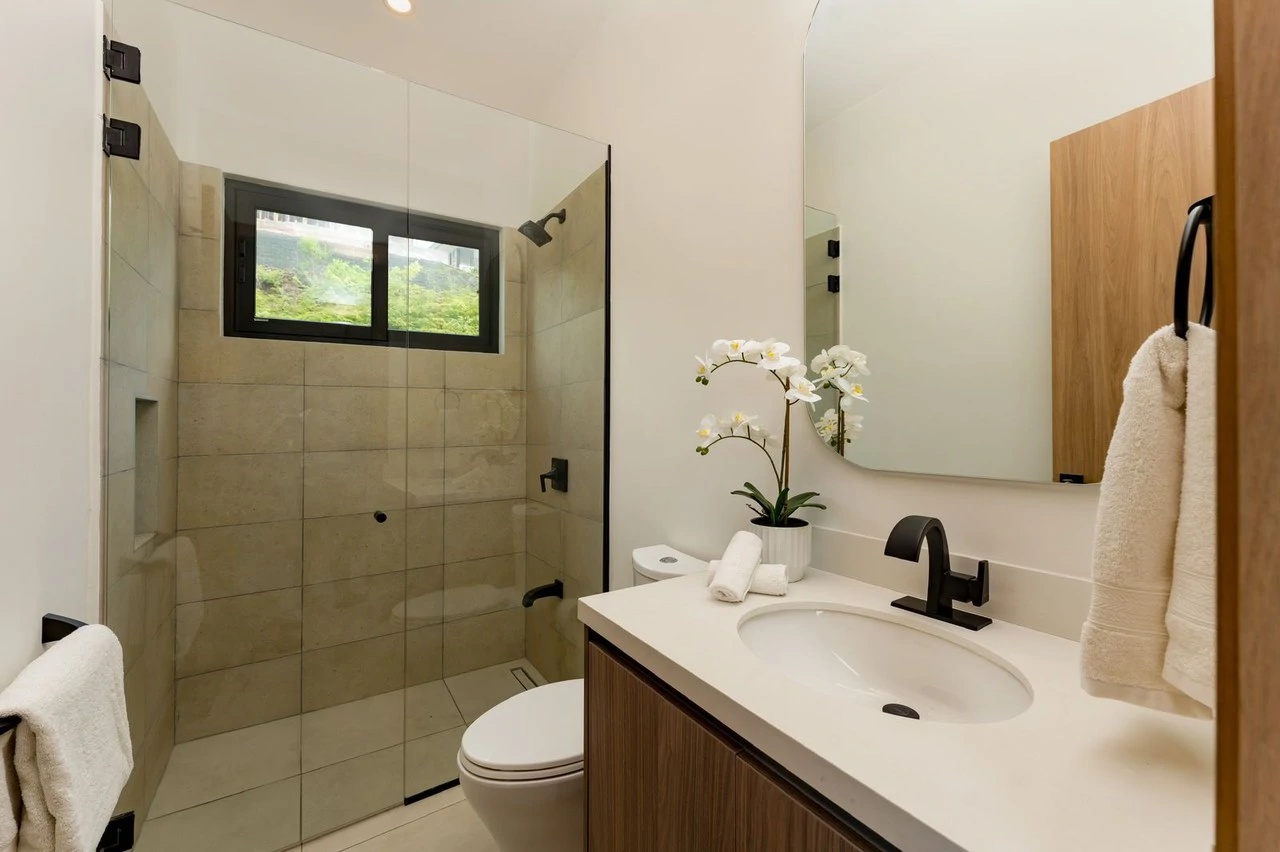 House For Sale in Playas del Coco - Gallery image 13
