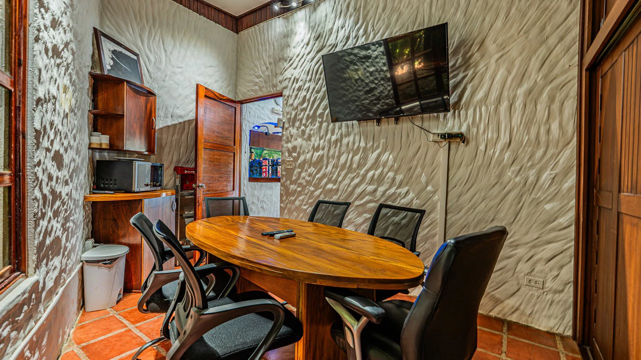 Prime Commercial Plaza for Sale in Playa Dominical - Gallery image 14