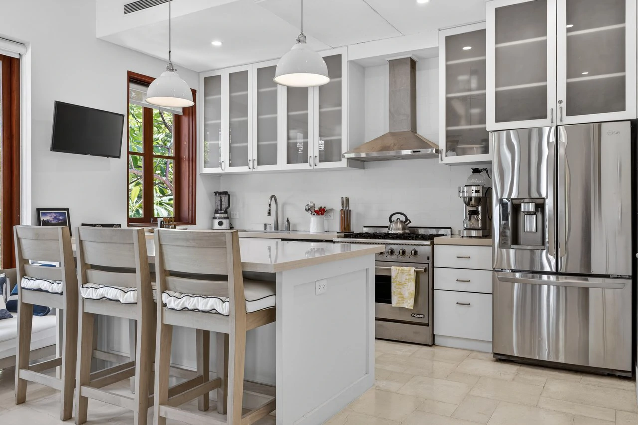 25 Paseo Del Mar: Best-Priced Beachfront Home in Las Catalinas - Gallery image 10