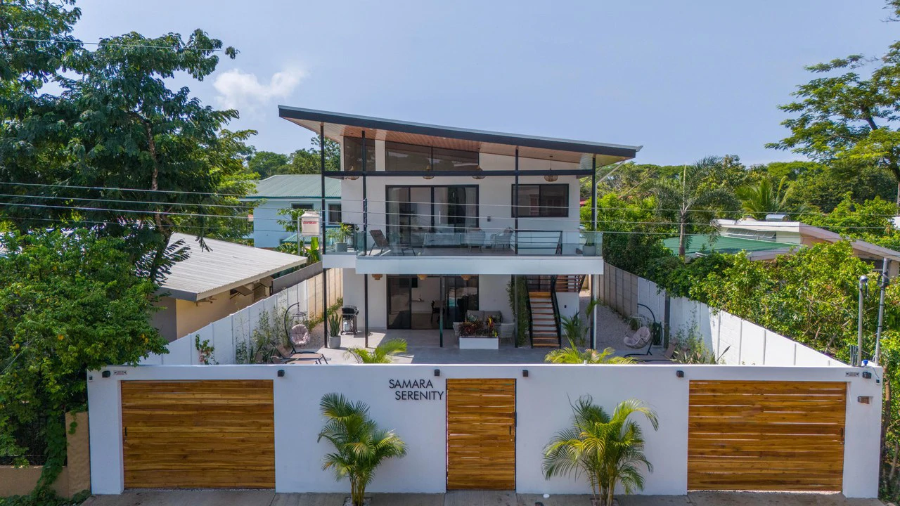 Sámara Serenity - In Town Income Generating Duplex: Near the Coast 1/2 Duplex For Sale in Playa Samara - Gallery image 4