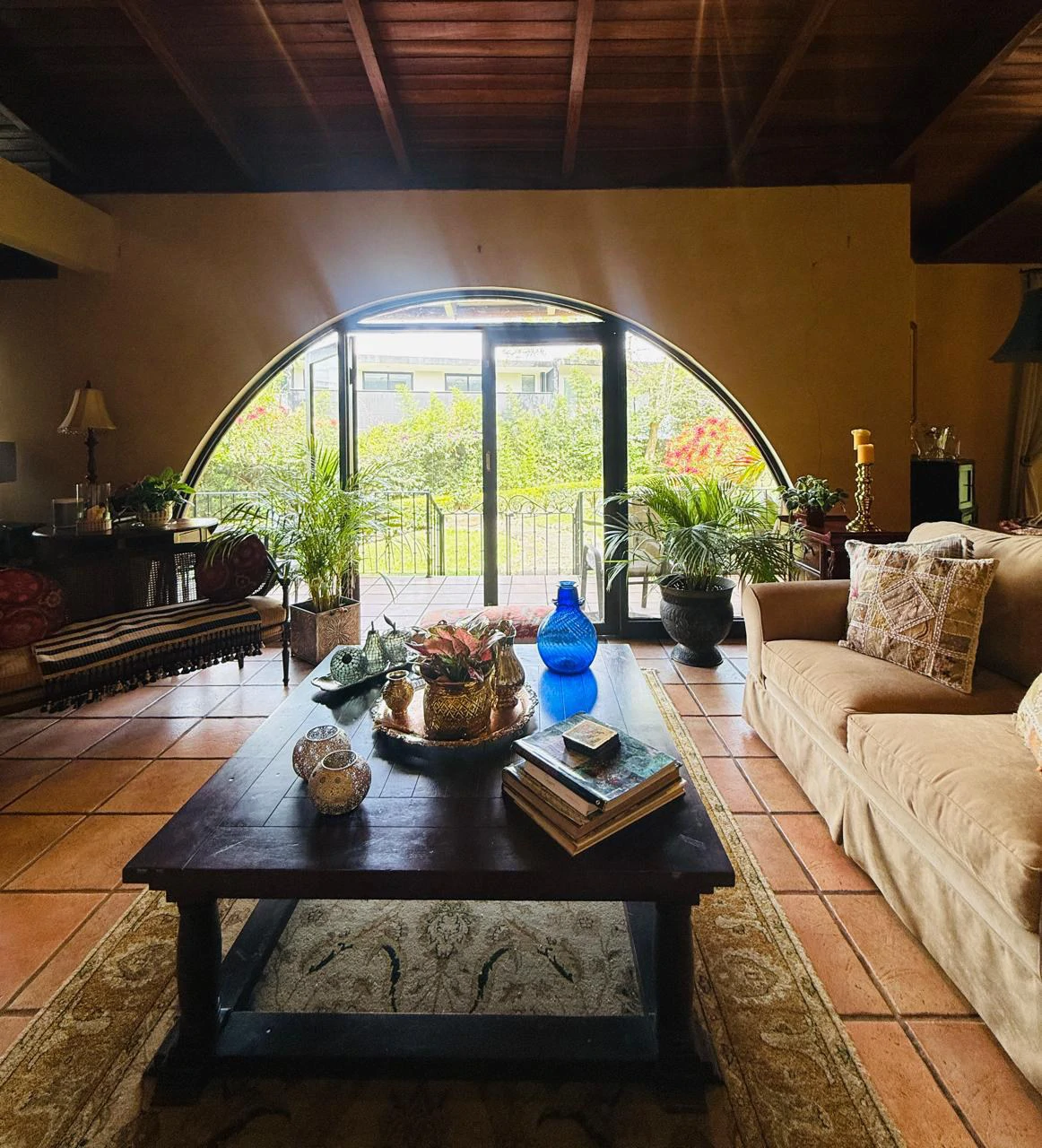 Detached single-family home for sale Costa Rica Escazu with big garden - Gallery image 3