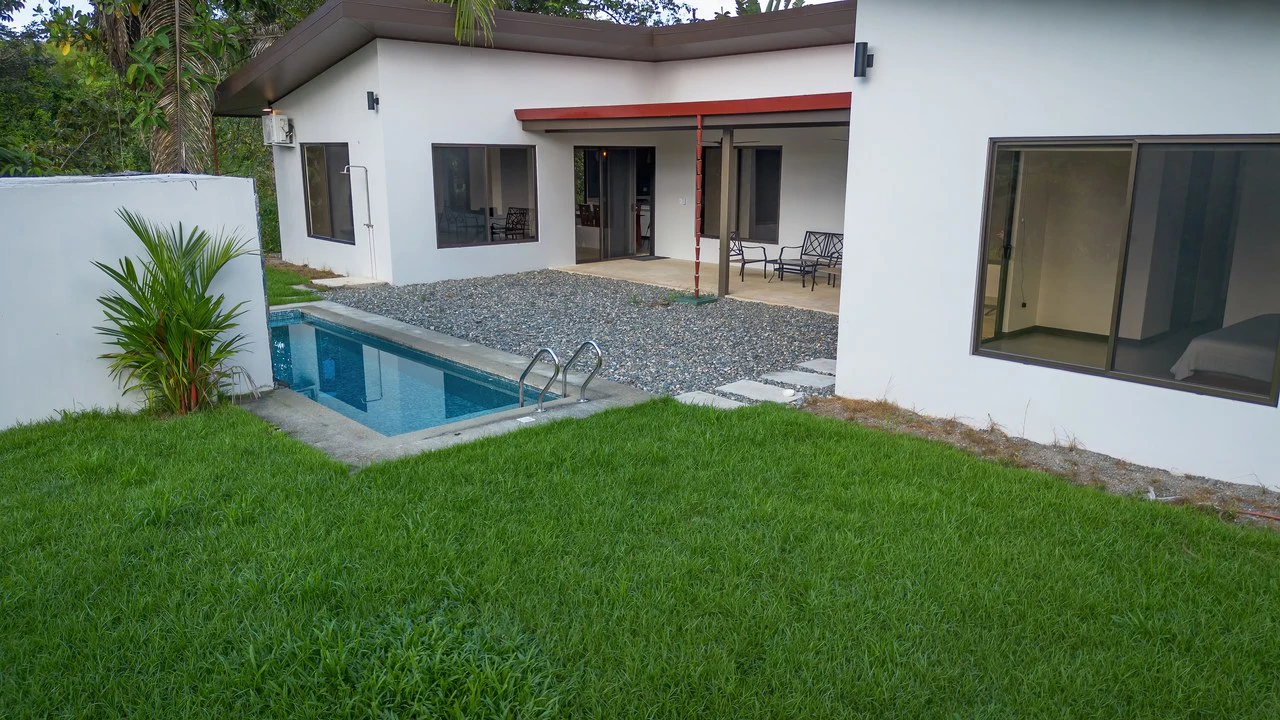 Brand New 3 Br, 2.5 Ba | Swimming Pool, High Ceilings - Gallery image 33