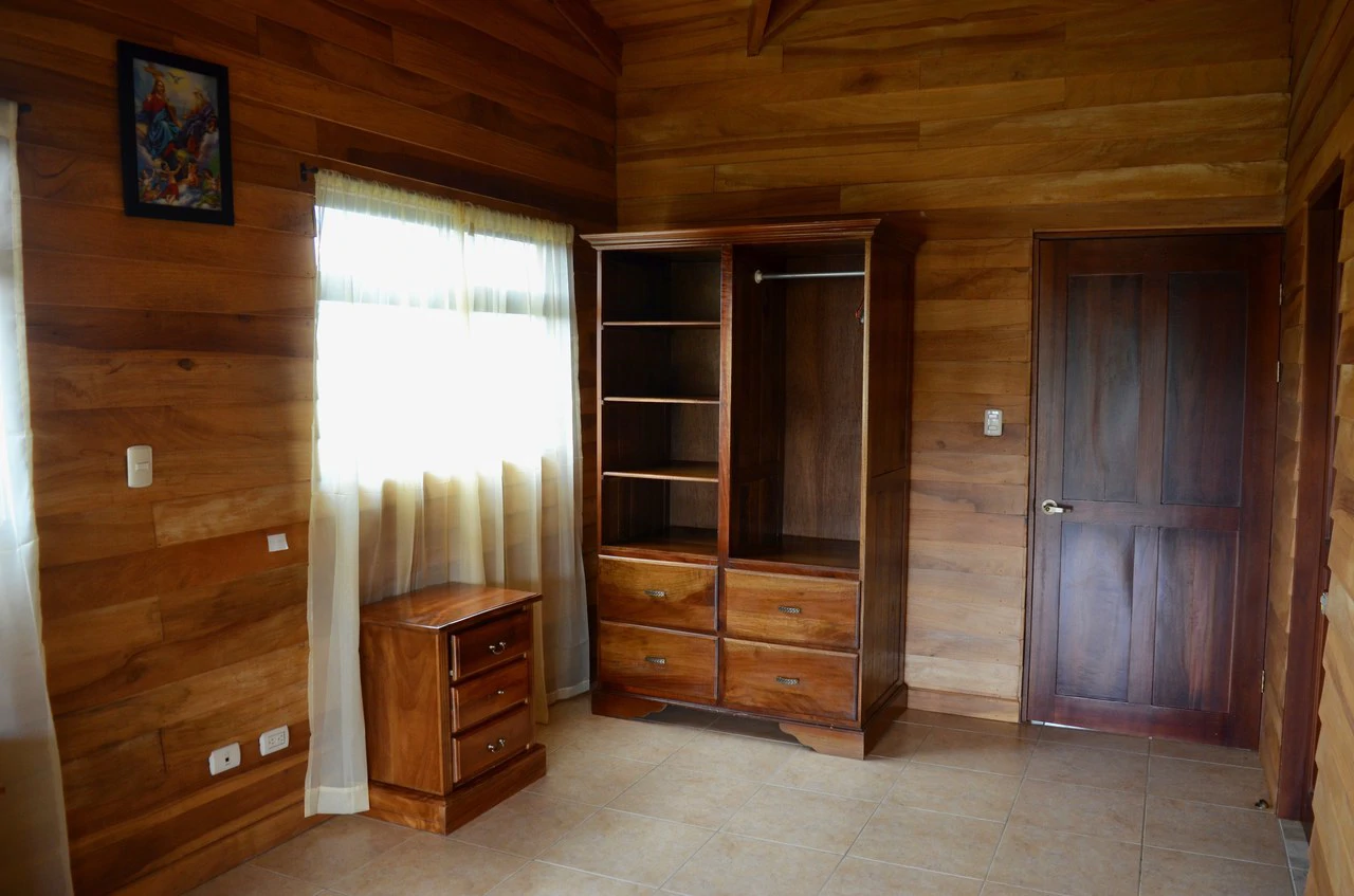 MOUNTAIN PROPERTY WITH VIEW AND 3 HOUSES - Gallery image 36