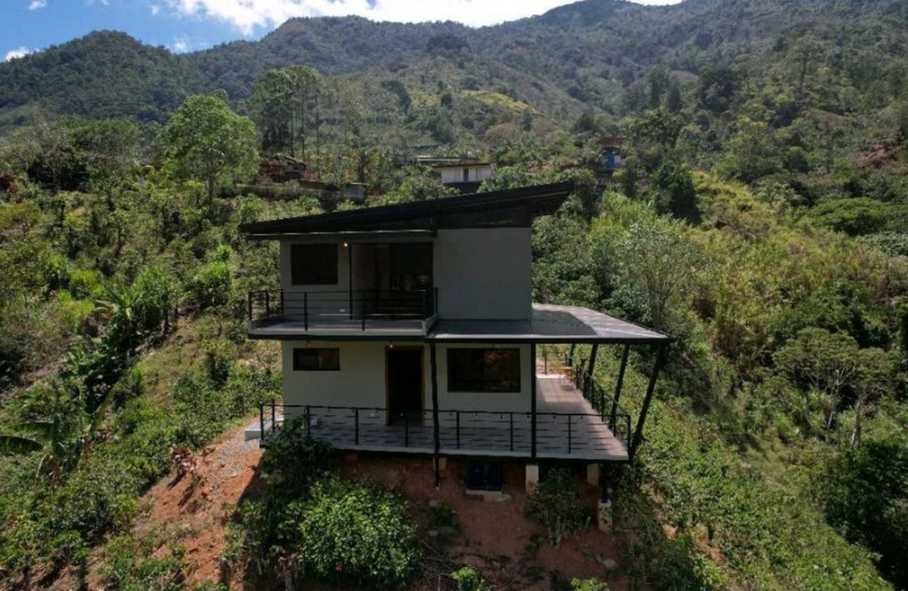 Modern Country House with Guest Cottage Amidst a Coffee Plantation in Perez Zeledon, Costa Rica - Gallery image 2