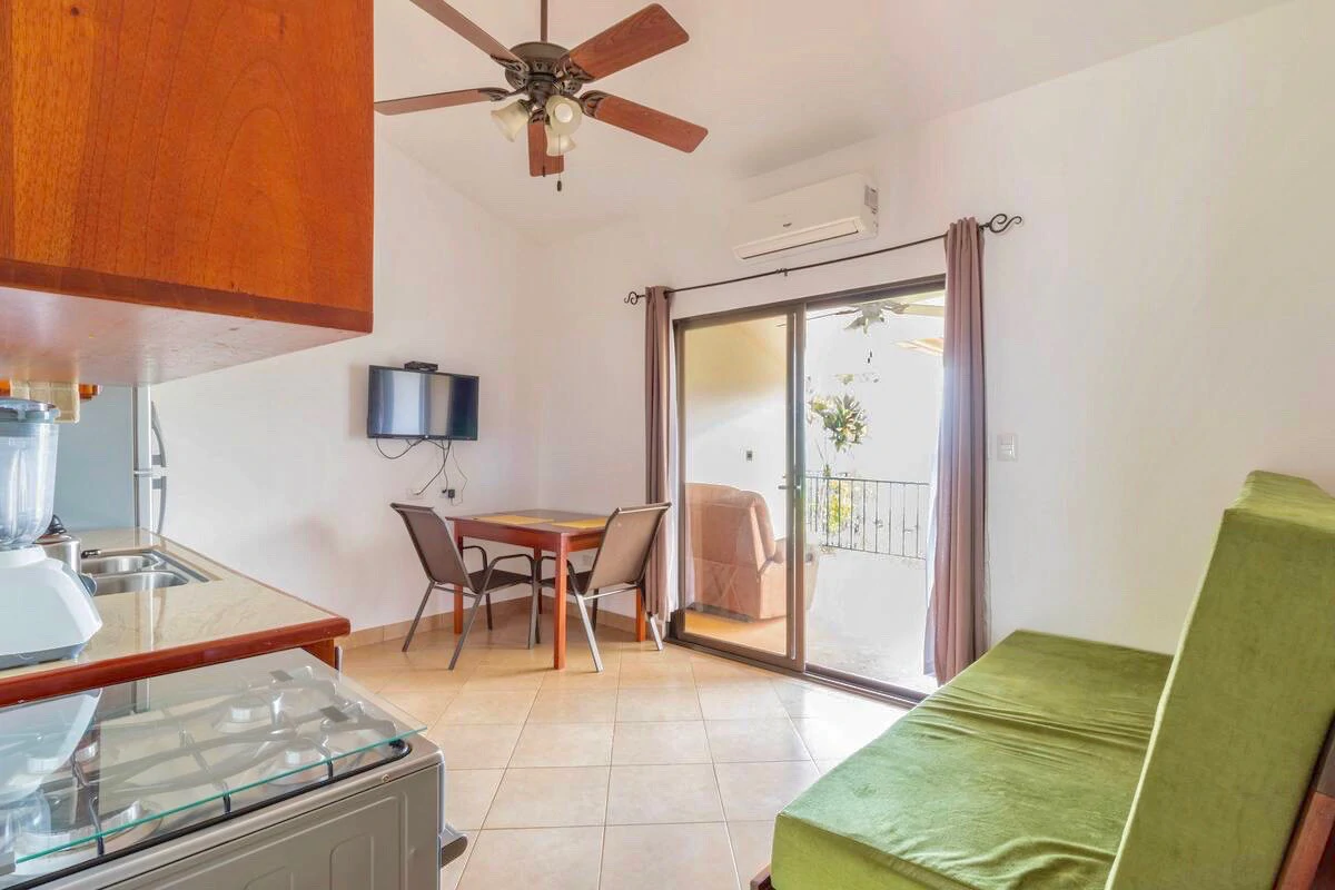 2.8 ACRES – 10 Income Producing Condos with a Pool and Spectacular Ocean and Mountain Views! Gated Community of Cascada Azul, 15min to Dominical Beach!!!: Near the Coast, Mountain and Countryside Apar - Gallery image 11