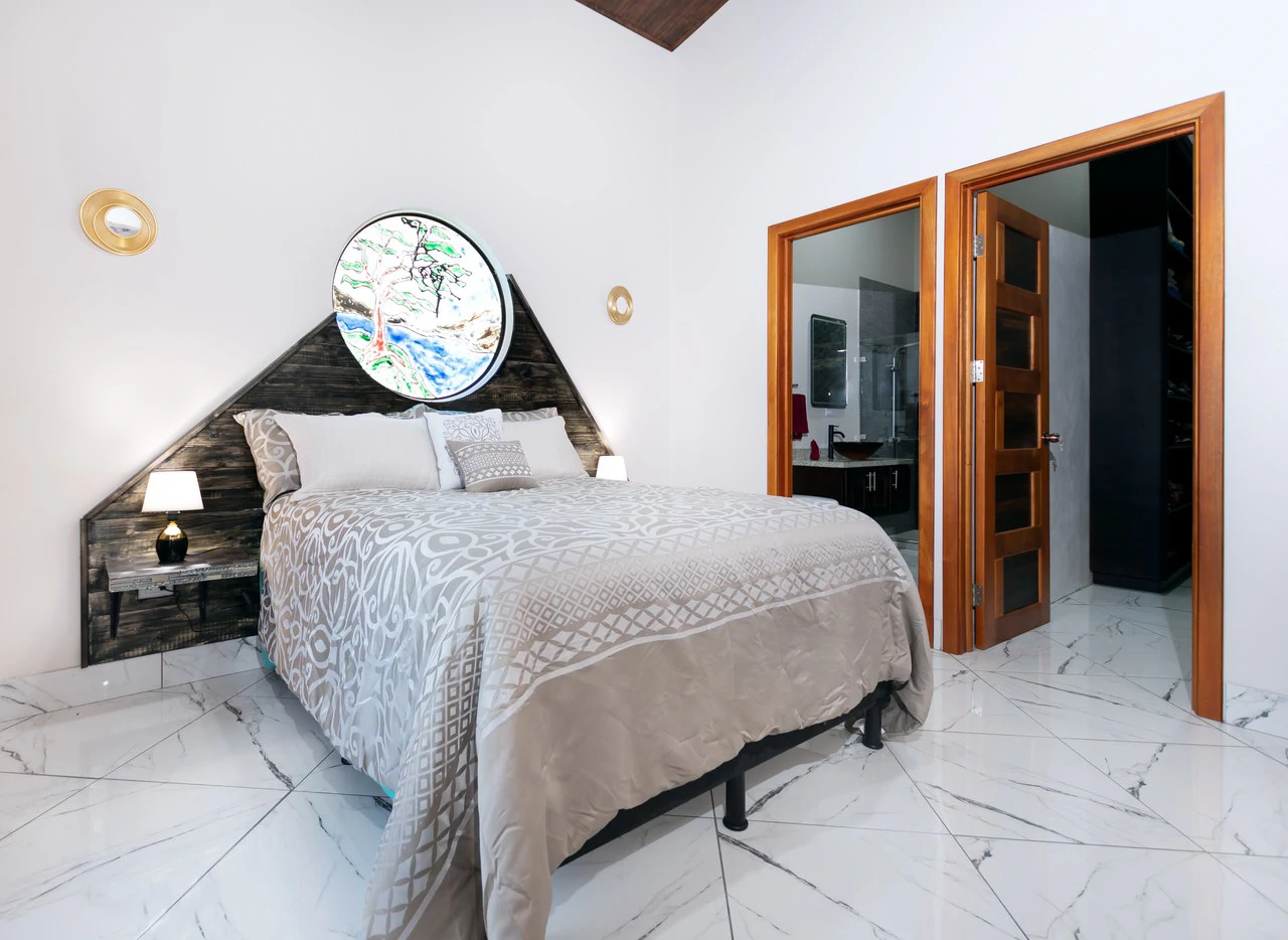 BRAND NEW 3-bedroom home, 5 minutes to Dominical Beach. - Gallery image 23