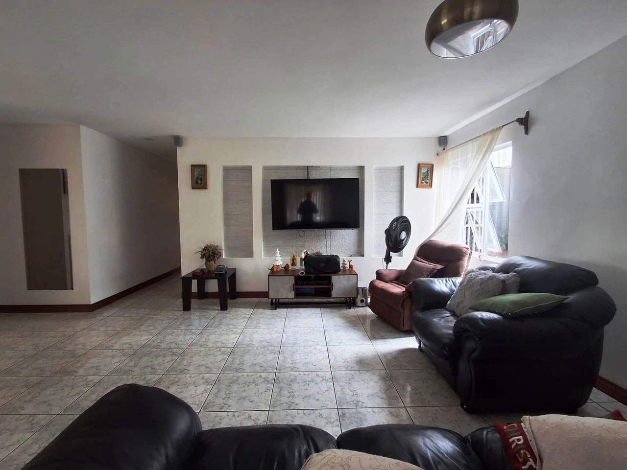 Casa Convenience: Grecia Garden Home on Large Lot + Rental Apartment! - Gallery image 7