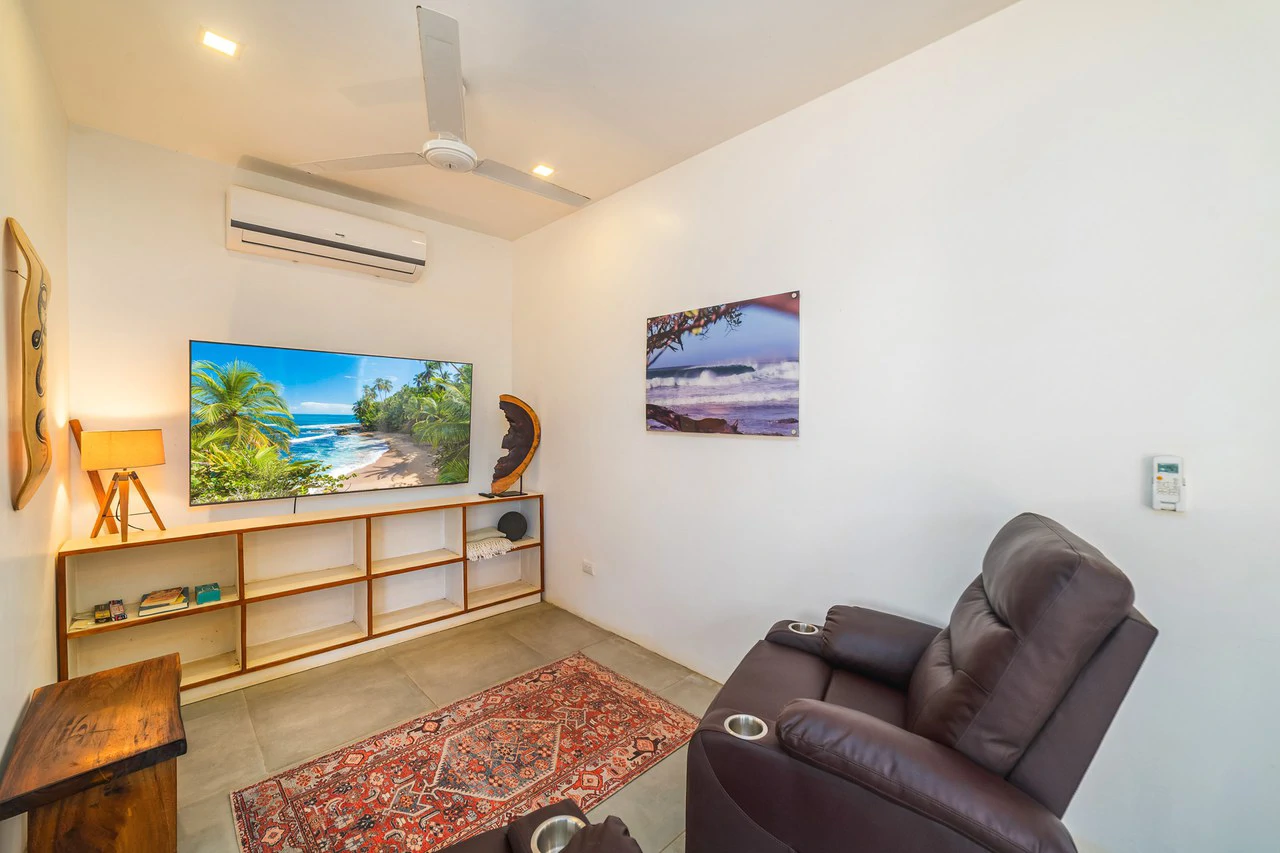 Surfside Container Home: Turnkey 2BR & Mixed-Use Potential - Gallery image 4
