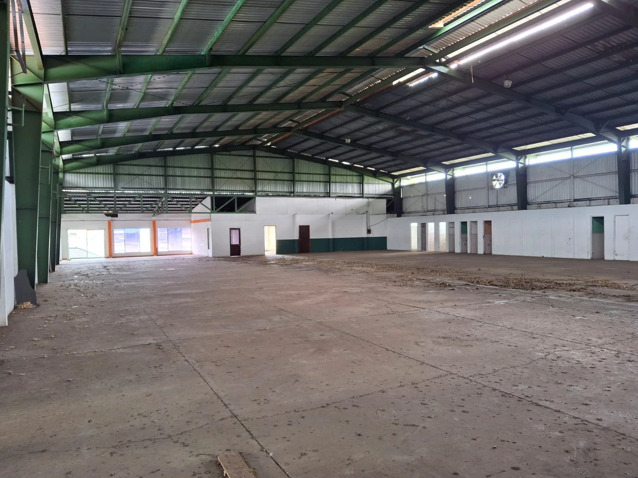 Warehouse For Sale in Grecia