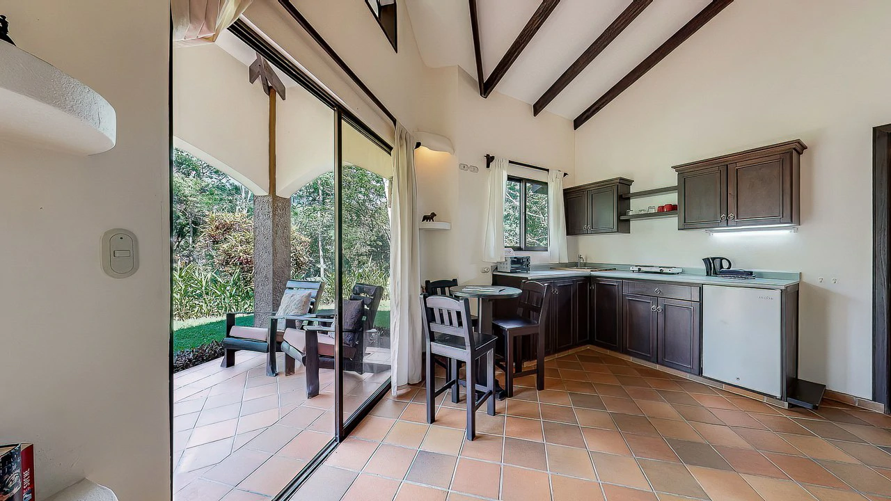 A TRANQUIL HAVEN: PRIME INVESTMENT OPPORTUNITY IN UVITA'S LUSH RIVER ENCLAVE: Mountain Hotel/Resort/Hostel For Sale in Uvita - Gallery image 38