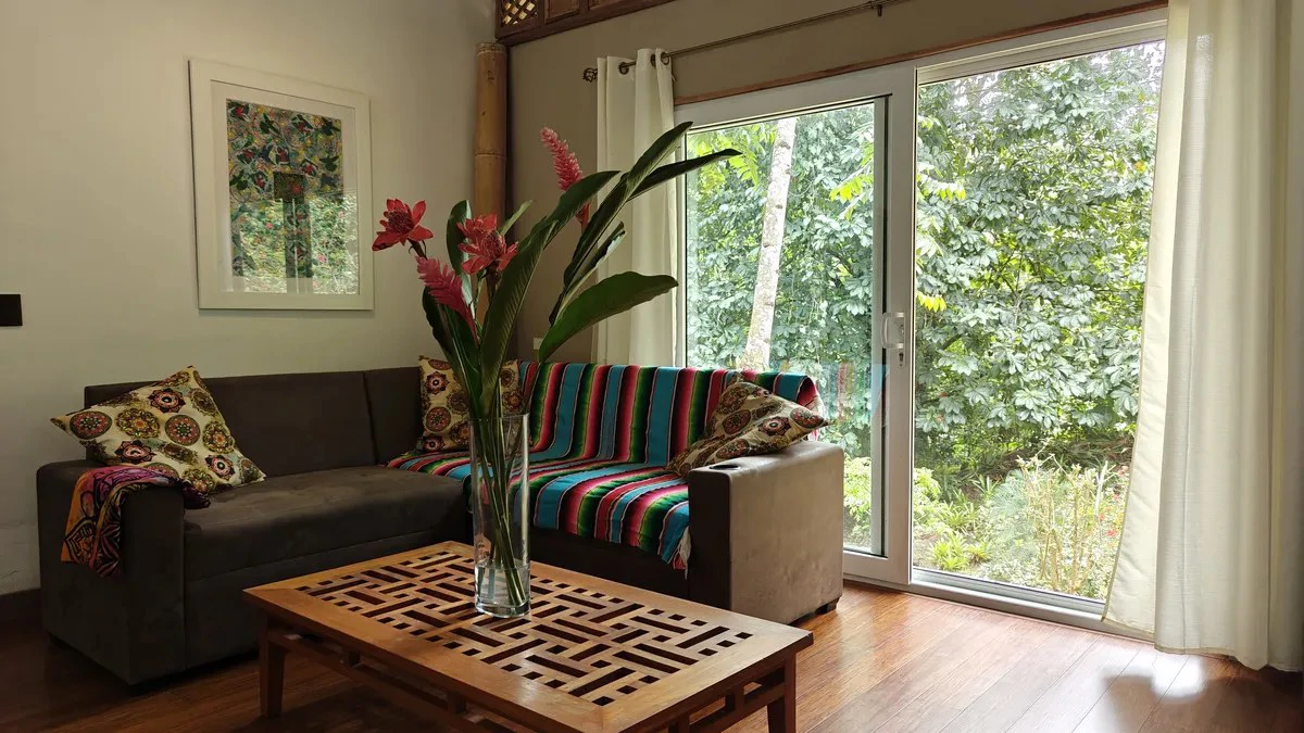 ID 1055: Elevated Jungle Residence on Expansive Riverfront Jungle Land - Gallery image 2