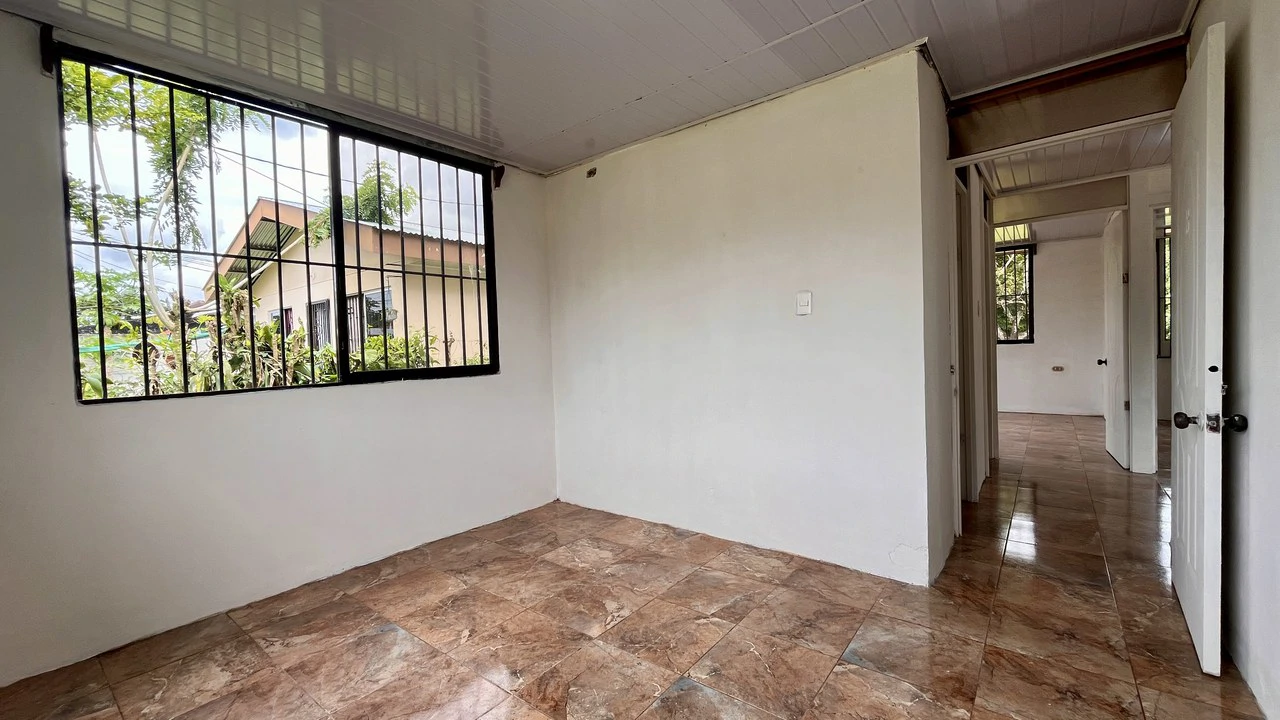 House For Sale in Daniel Flores - Gallery image 12