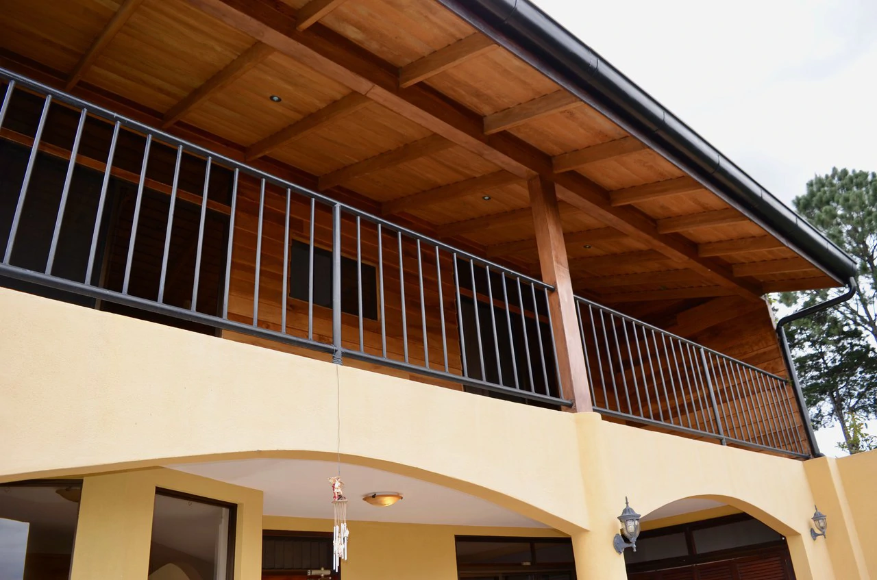 MOUNTAIN PROPERTY WITH VIEW AND 3 HOUSES - Gallery image 23