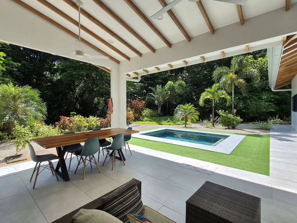 Casa Amapola: PRICE REDUCTION - Turnkey Modern Home with Pool in a Serene Tropical Setting, very close to Samara