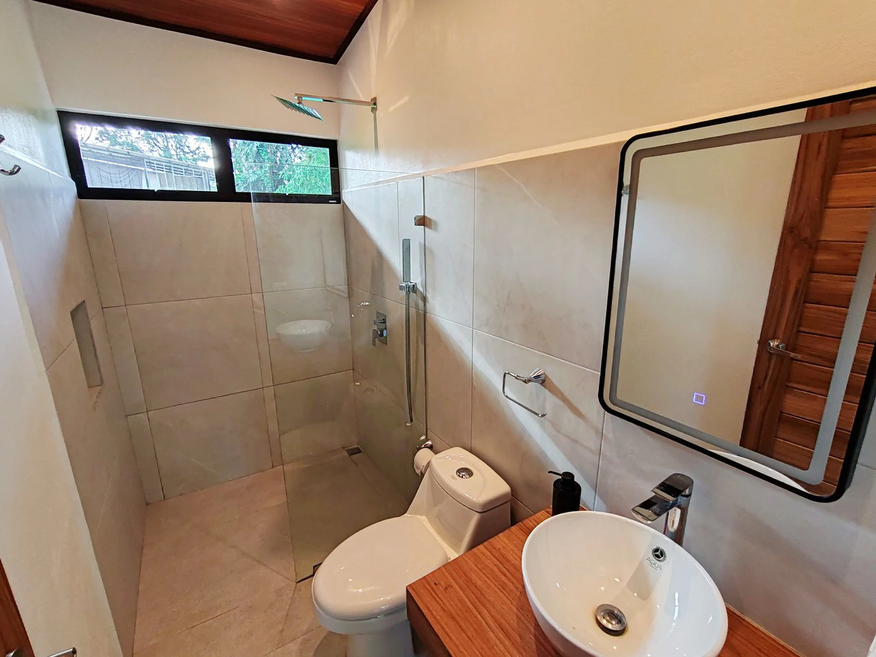 ID 4205: Modern Three-Bedroom Villa with Private Pool – Playa Negra, Puerto Viejo, Costa Rica - Gallery image 16