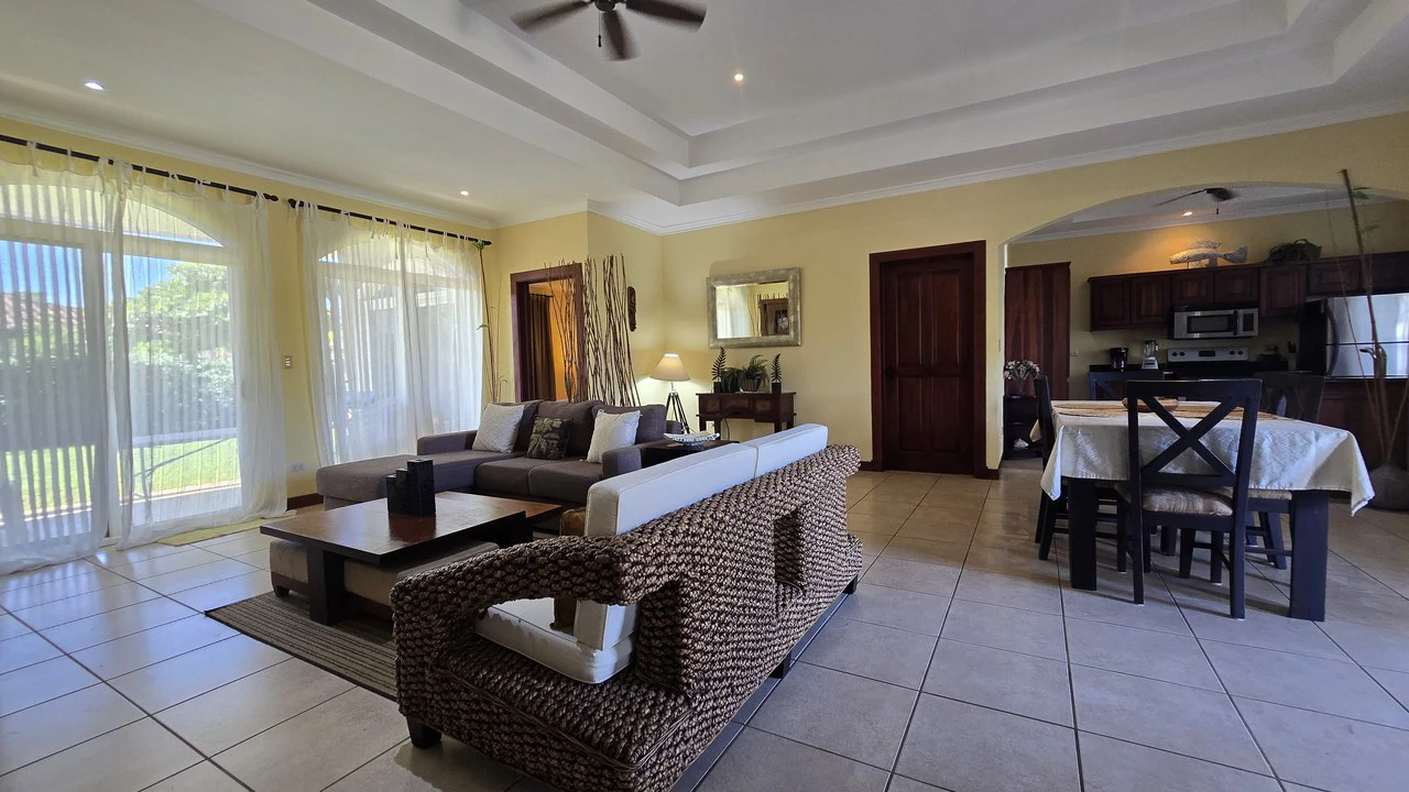 Casa Tropical: Best entry into highly sought after community! - Gallery image 40