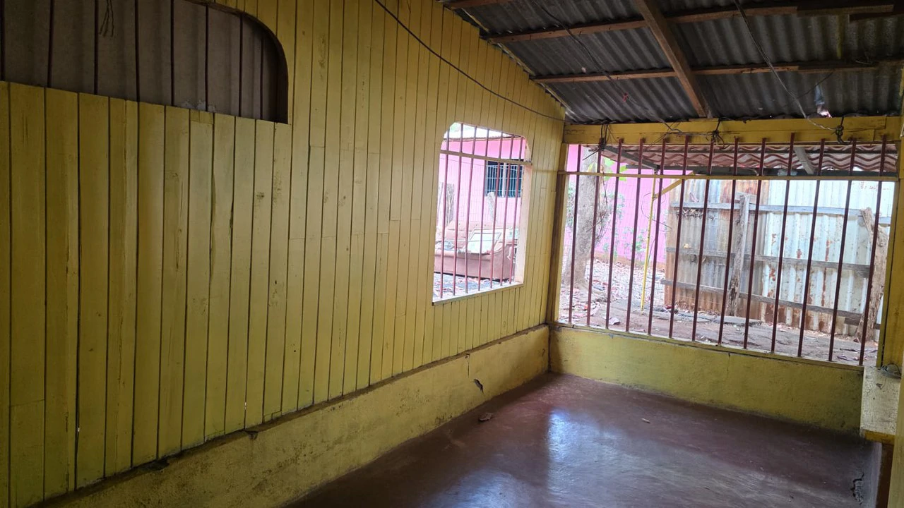 Typical Tico House for sale, 3-bedroom homestead in a prime location in Playas del Coco, on the main road to Ocotal - Gallery image 5