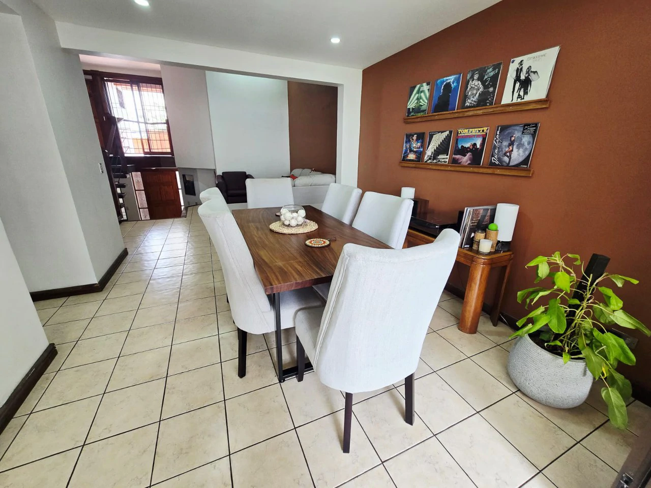 LARGE HOUSE FOR SALE IN MERCEDES NORTE, HEREDIA - Gallery image 16