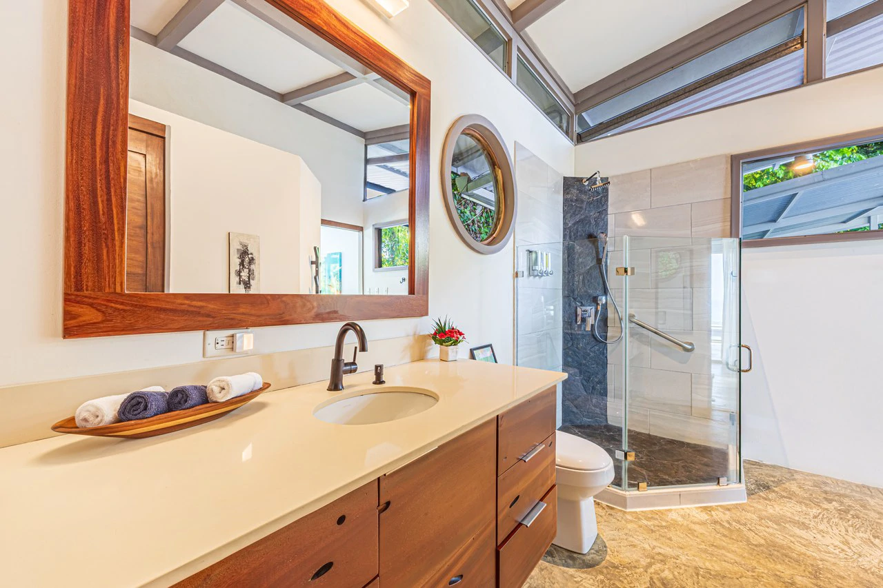 Uvita Ocean and Whale Tail View Modern Home on 3.64 Acres in Exclusive Enclave - Gallery image 12
