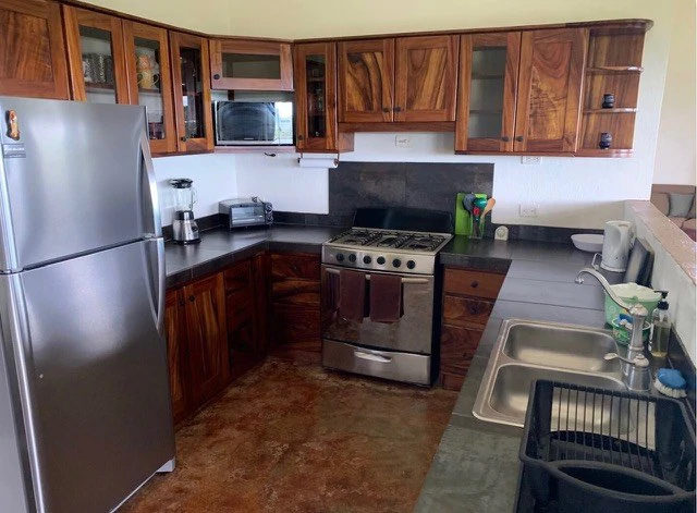 NATURE LOVERS PARADISE ! Jungle home on 25 acres with beautiful views - Gallery image 7