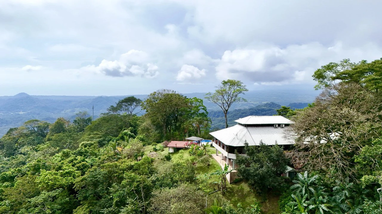 CASA DE LAPAS - OCEAN VIEW: Could you live at the Top of a Mountain in Costa Rica?  Because.... now you can!  Billion dollar views for only $1 Million USD. - Gallery image 50