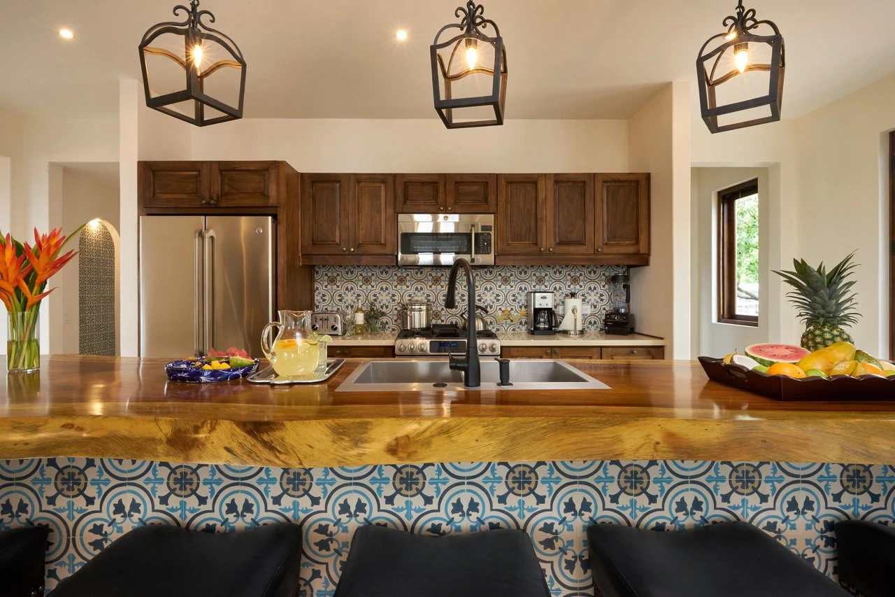 7 Calle La Ronda: Elegant 3-Story Ocean View Hillside Home in Las Catalinas - Gallery image 7
