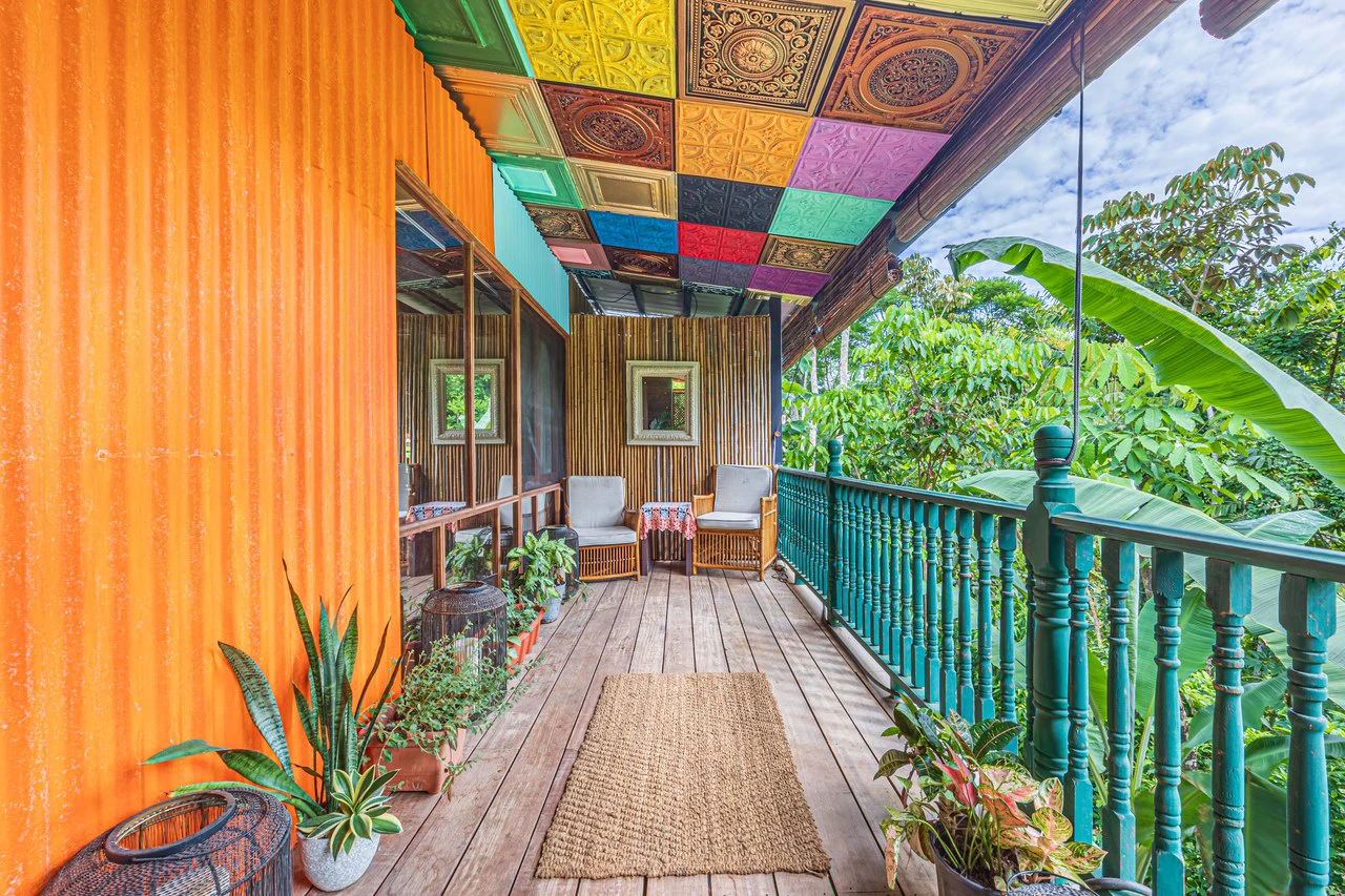 2.56 ACRES – 3 Bedroom Artistic Architectural Masterpiece, Recording Studio, Ocean View, Pool, 1 Bedroom Guest House!!! - Gallery image 32
