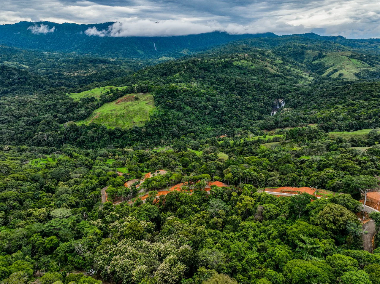 2.4 Acre Property In The Mountains Above Dominical with Waterfall Views - Gallery image 4