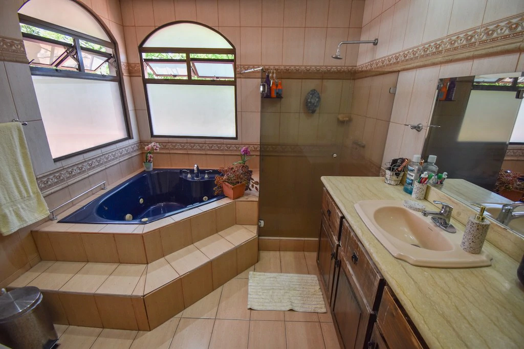 House For Sale in San Rafael - Gallery image 30