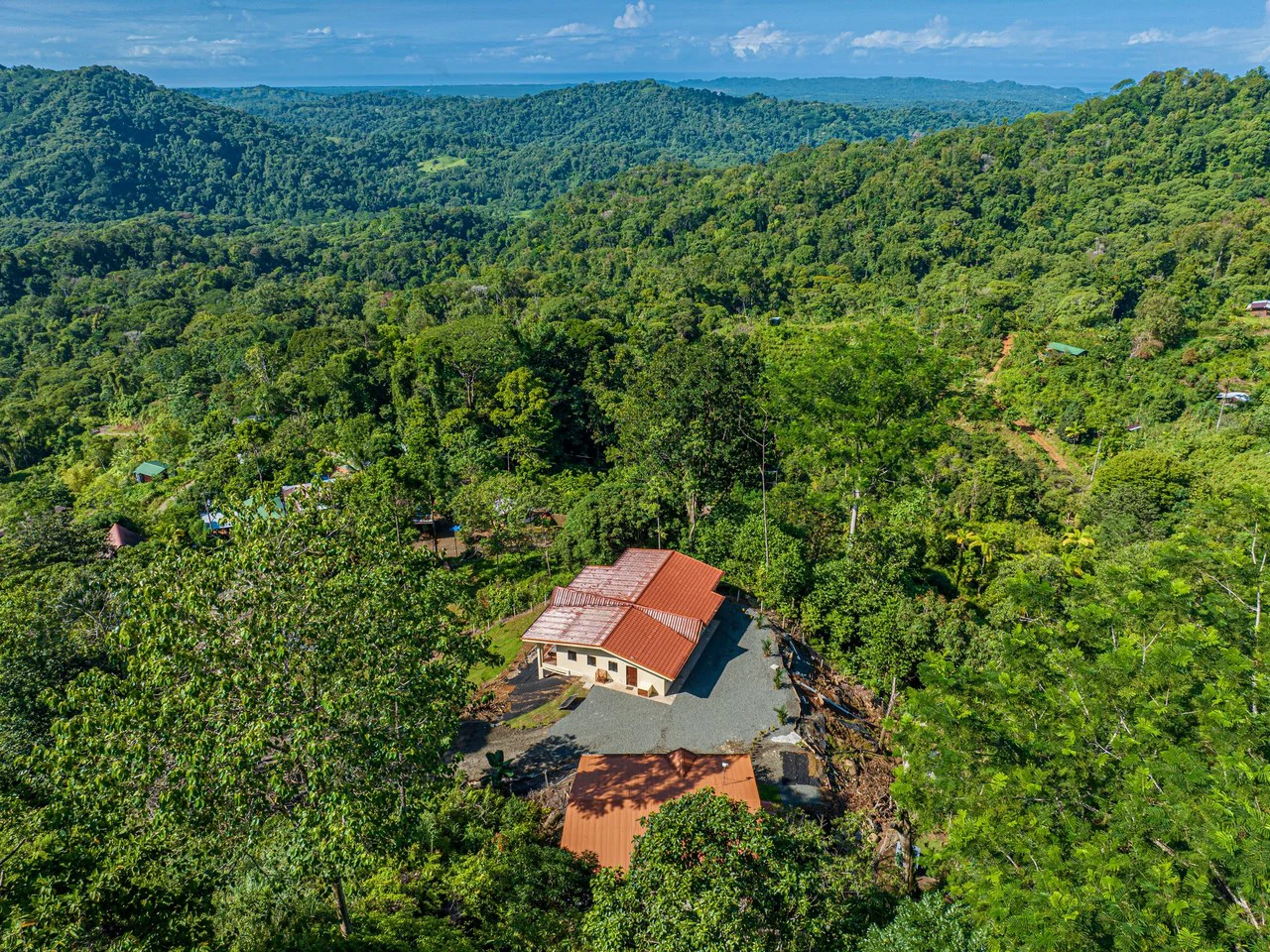 11.25 ACRES- 4 Bedrooms, Two Homes, Panoramic Ocean & Mountain Views With Stream, 30+ Fruit Trees, 40 Minutes to Quepos!!! - Gallery image 3