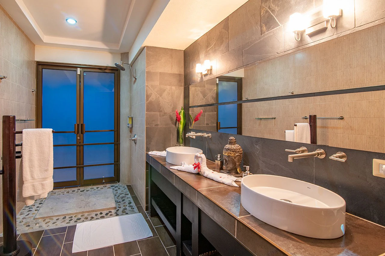 Villa Perezoso - 4 homes combined into 1: Mountain House For Sale in Manuel Antonio - Gallery image 29