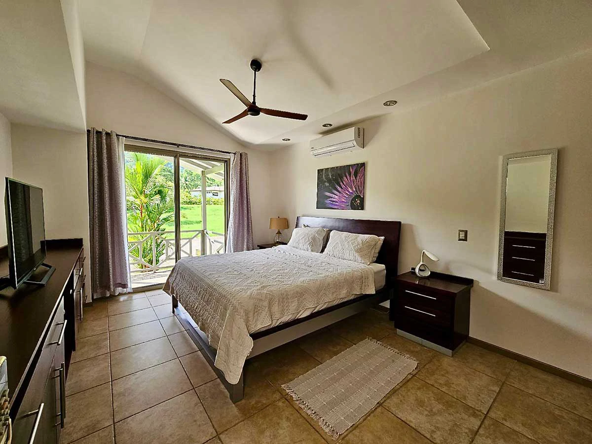 ID 4200: Villa Oasis del Golf: Exceptional Golf Course Living in Los Delfines Golf & Country Club - Gallery image 33