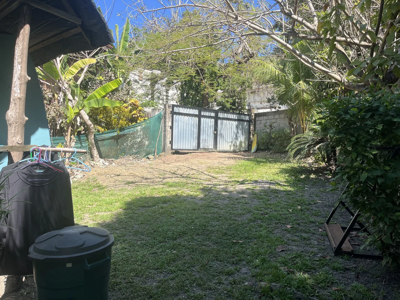 400m2 Walk to the Beach in Hermosa: With Two structures ready for remodeling with great rental potential - Gallery image 2