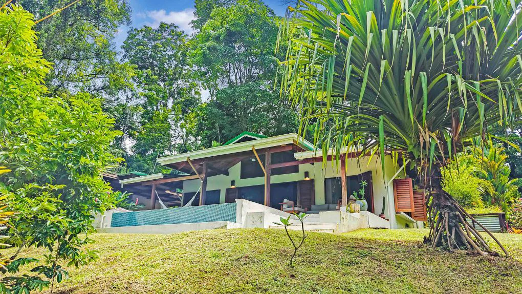 ID 498 - 3 Bd/3Ba w/Pool on 21,000m2 Lot, Punta Uva: Hilltop Estate with Expansive Outdoor Living, Infinity Pool, and Solar Power on 2.1 Hectares of Titled Land - Gallery image 32