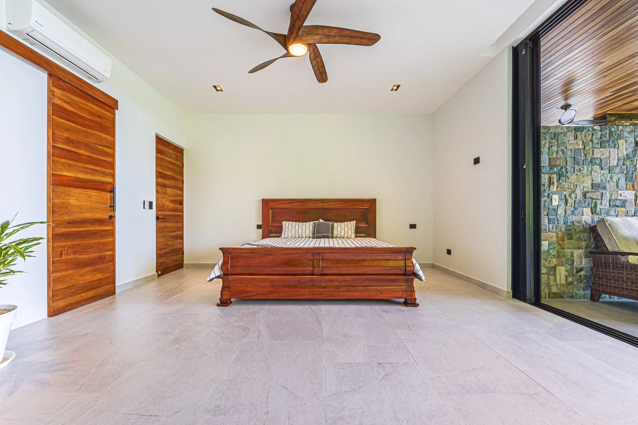 Casa Koules: Architectural 5-Bedroom Oceanview Estate in Prestigious Costa Verde Estates - Gallery image 30