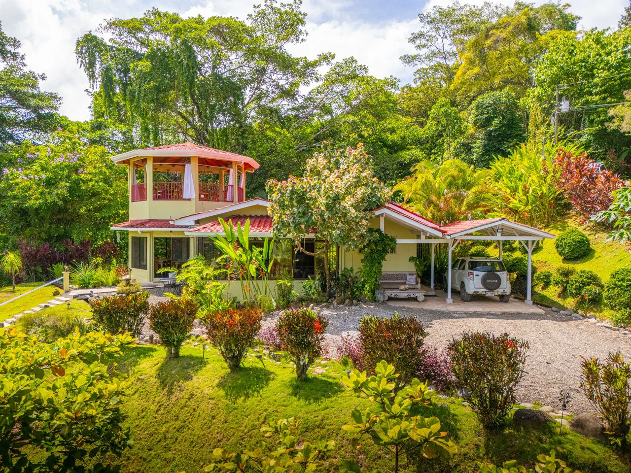 Amazing Mountain View and Ocean View House and Guest House on 4.5 Acres of land in Ojochal - Gallery image 3