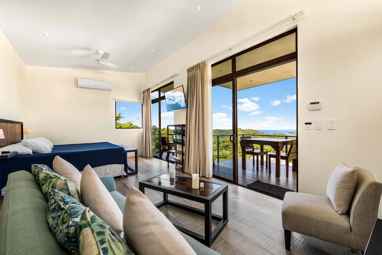 Casa Arcadia: Ocean-View Home with Two Income-Producing Studios - Gallery image 22
