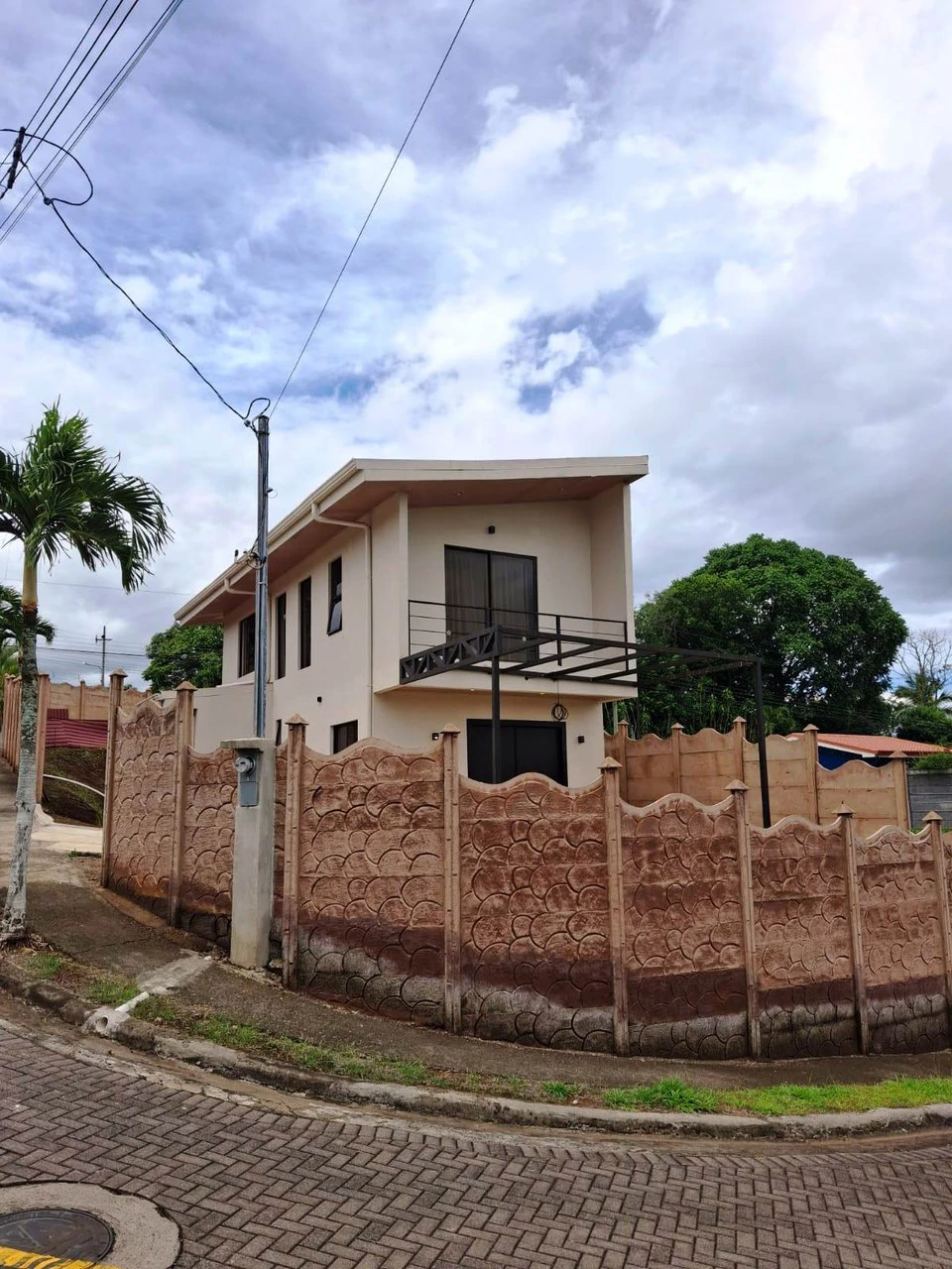 Casa 2-2-2...: NEW Budget Friendly Home in Gated Community