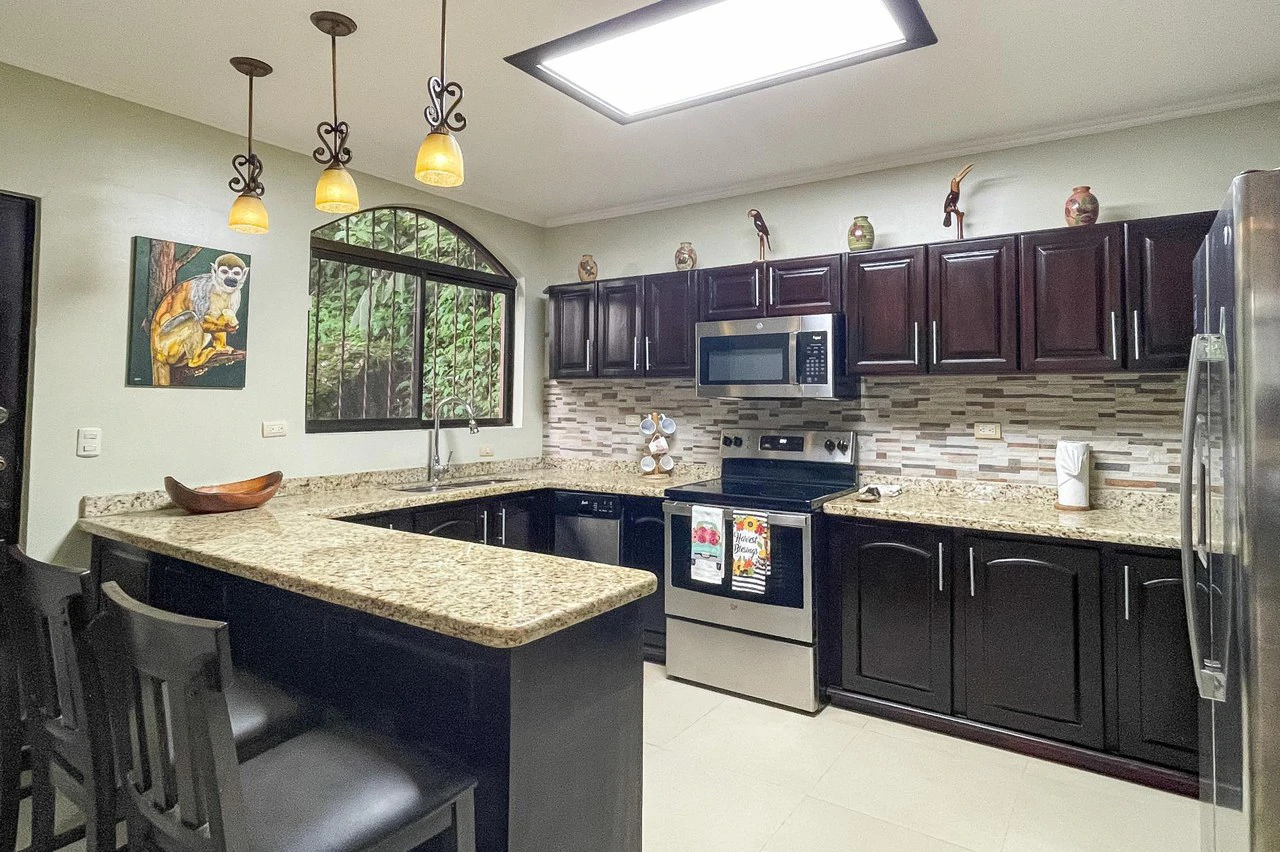Manuel Antonio 3 bedroom- 3 bath with pool in Gated Development - Gallery image 15