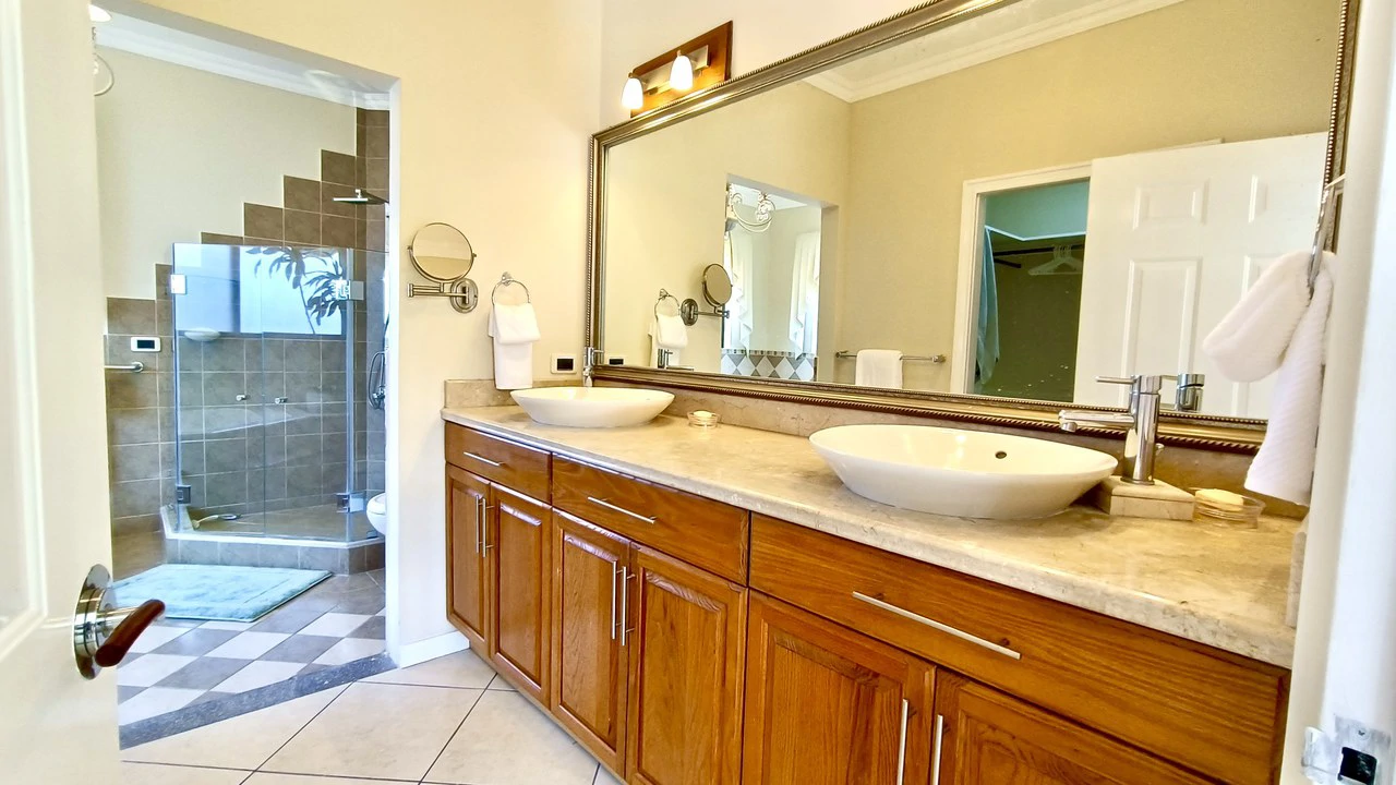 House for sale in Belen, Heredia, Costa Rica. Totally furnished!!! - Gallery image 15