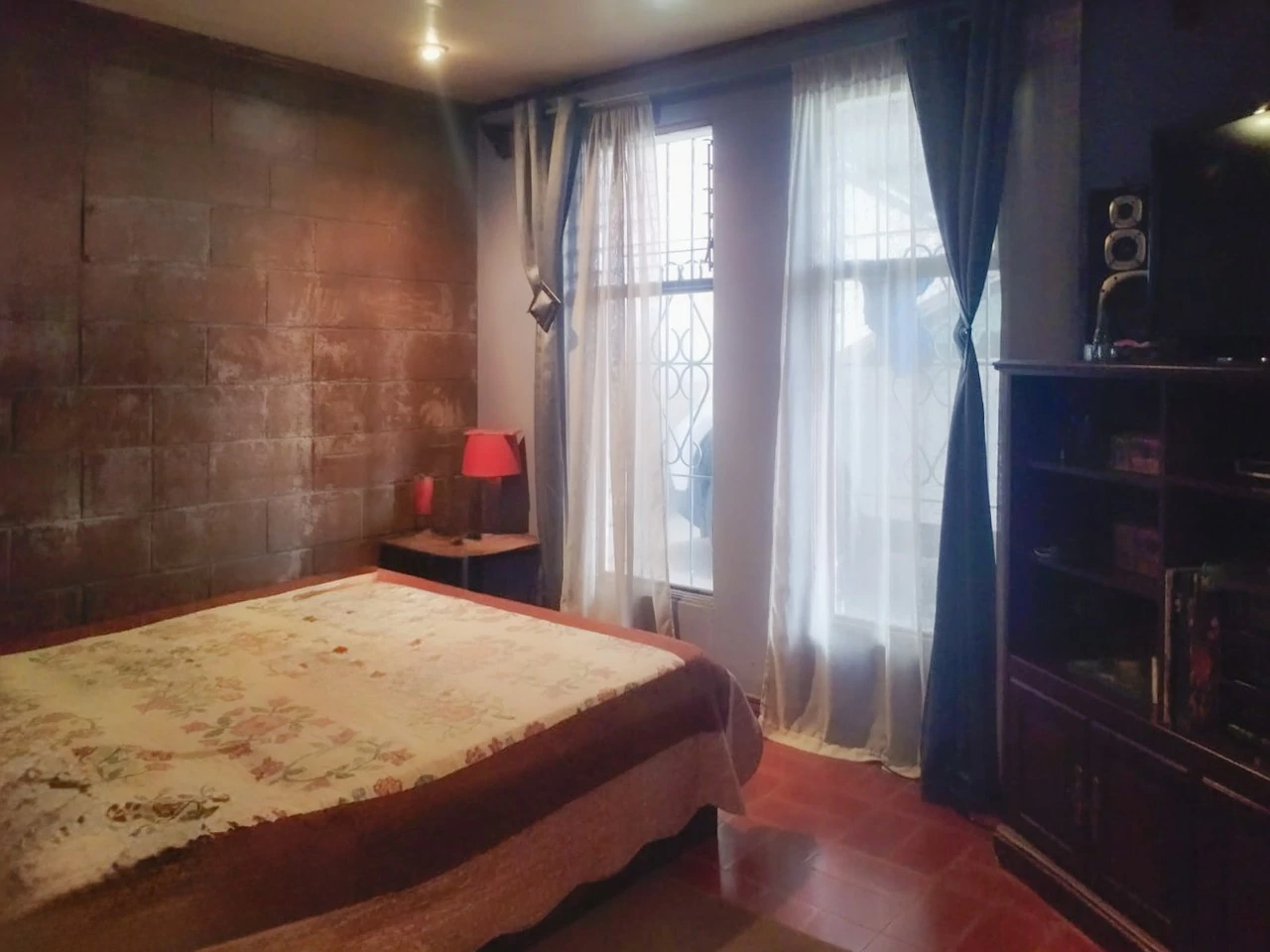 House for Sale in Grecia: Prime Location Near Central Market, Ideal for Living or Investment - Gallery image 7