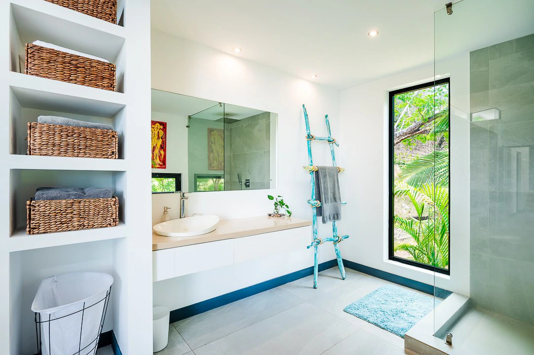 Casa Kalachuchi: Gorgeous Modern Jungle Oasis with Sunset Views in Gated Community - Gallery image 18