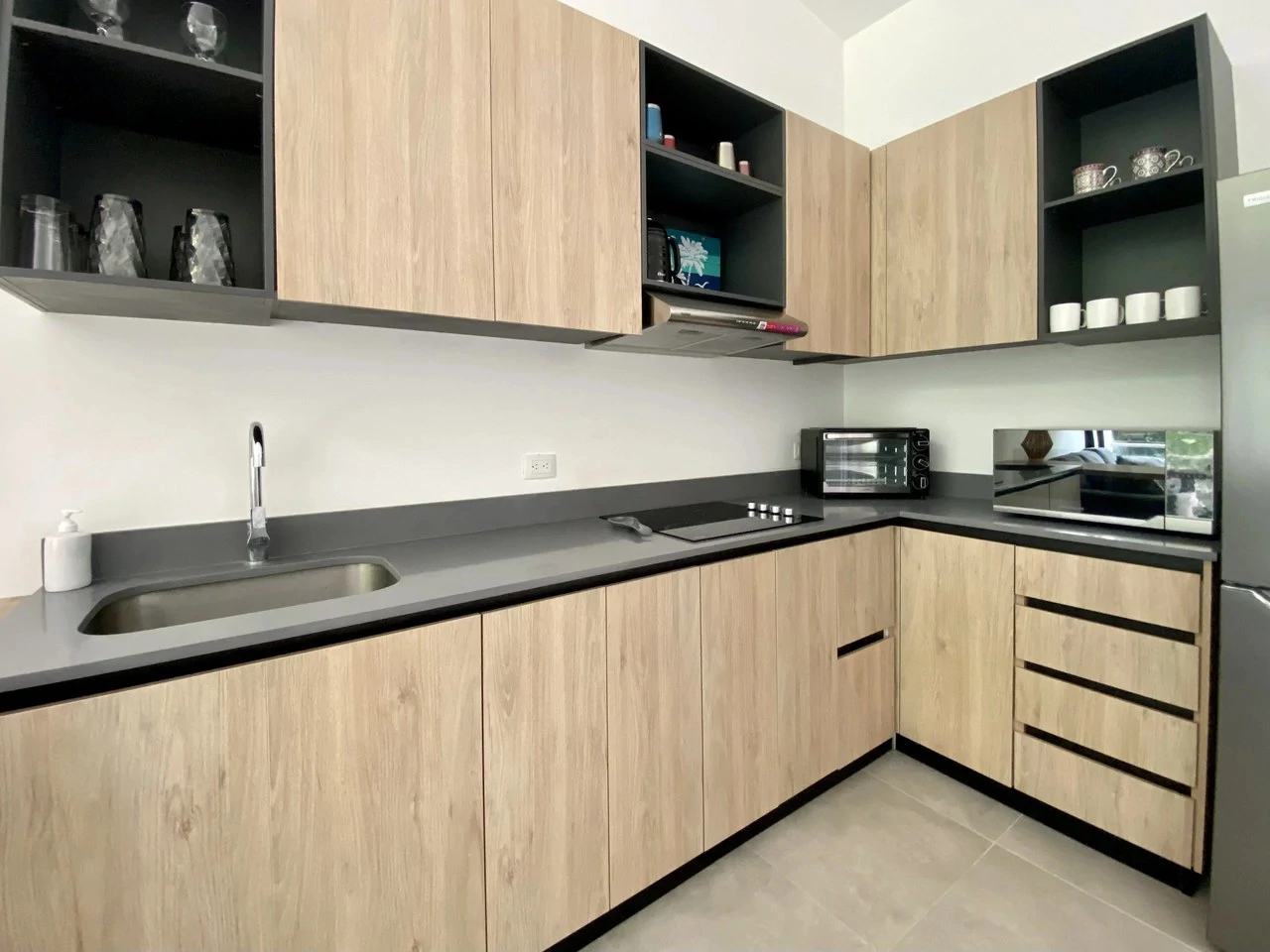 AZUL DEL MAR 54:   USD $189,000: with one-of-a-kind location with private beach, security, and amazing amenities!: Luxury resort-style living. Furnished and decorated home with many upgrades Financing - Gallery image 8