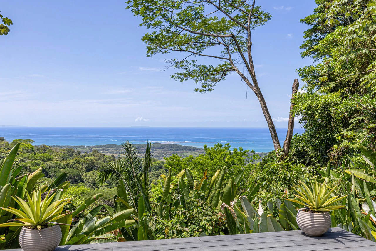 Uvita Ocean and Whale Tail View Modern Home on 3.64 Acres in Exclusive Enclave - Gallery image 29
