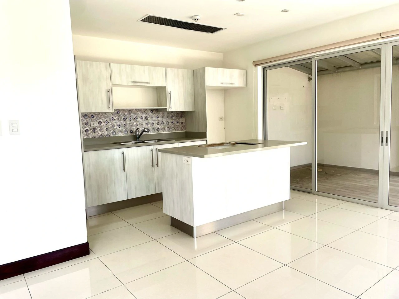 Mountain view house for sale 3 bedrooms Santa Ana Costa Rica - Gallery image 4